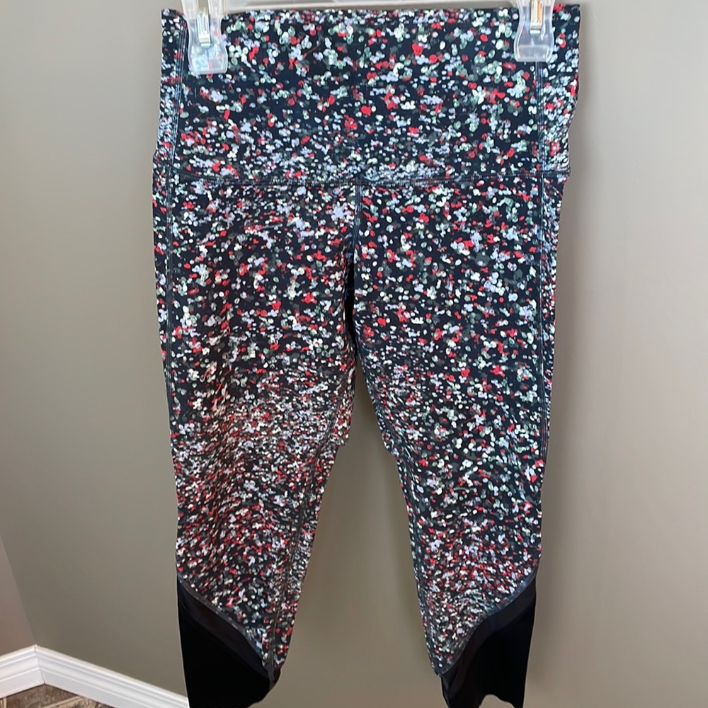 Lululemon Wunder Under Scallop Floral - Sz 8